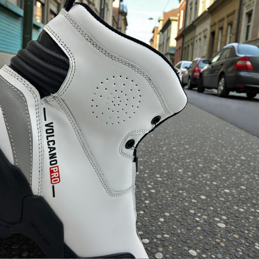 Zapatos de Motociclista Volcano Pro Biker Wolf WHITE – Resistencia, Comodidad y Seguridad para Motociclistas - Imagen 5